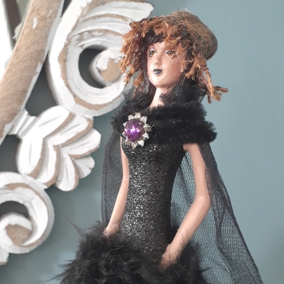 Glamourous Spider Witch - Halloween decor 🍎 - Picture 3 of 7